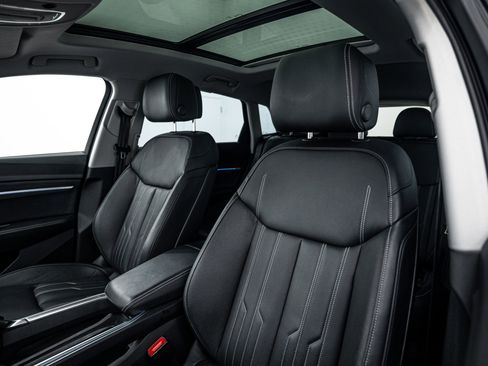 Used 2024 Audi Q8 e-tron Prestige image 14