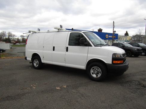 Used 2020 Chevrolet Express 2500 w/ Driver Convenience Package image 10