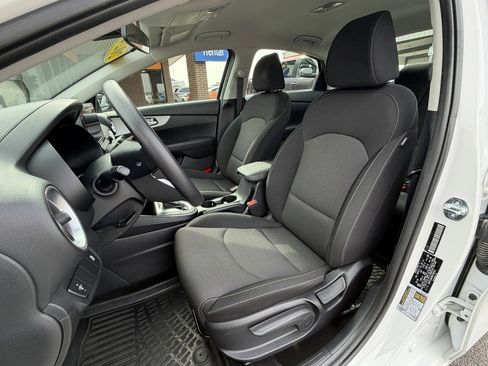 Used 2024 Kia Forte LXS FWD image 9
