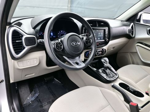 Used 2020 Kia Soul LX image 13