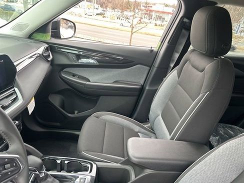 New 2026 Chevrolet TrailBlazer LT w/ Convenience Package AWD/4WD image 12