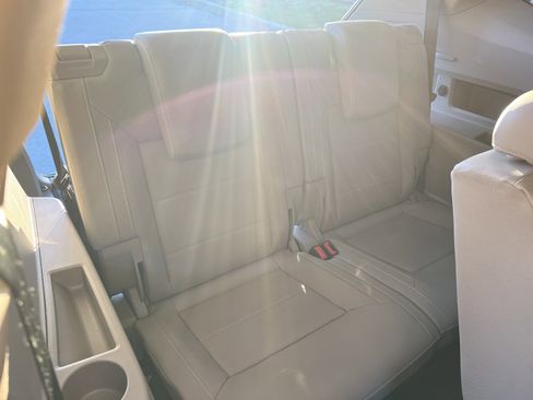 Used 2023 Volkswagen Atlas SE w/ Black Wheel Package image 30