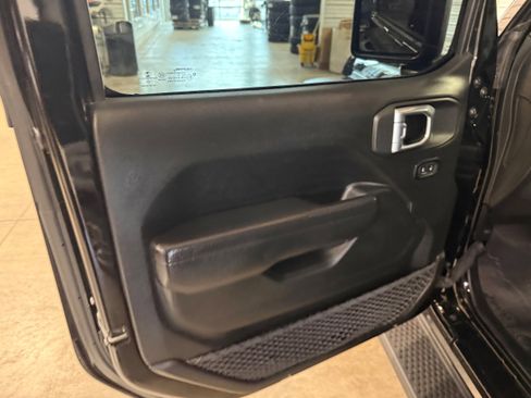 Used 2022 Jeep Wrangler Unlimited Sport w/ Cold Weather Group AWD/4WD image 41