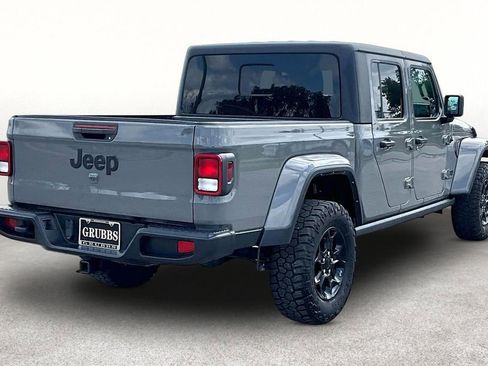 Used 2023 Jeep Gladiator Sport AWD/4WD image 2