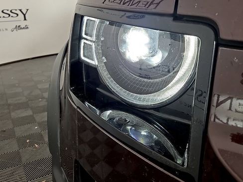 Used 2023 Land Rover Defender 130 SE image 8