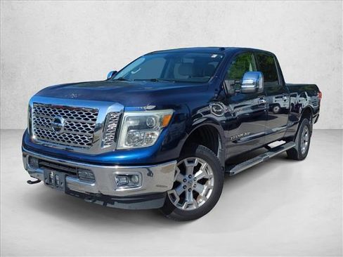 Used 2016 Nissan Titan SL image 1