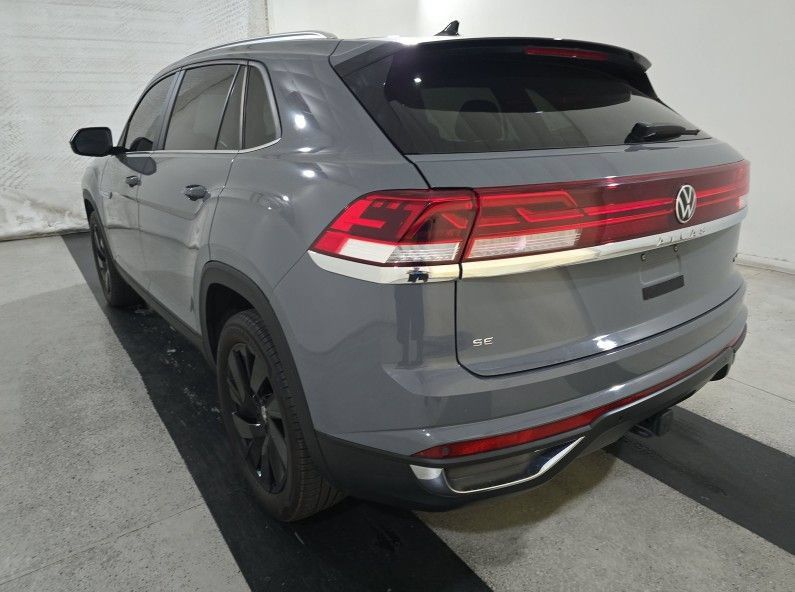 Used 2024 Volkswagen Atlas Cross Sport SE w/ Panoramic Sunroof Package AWD/4WD image 4