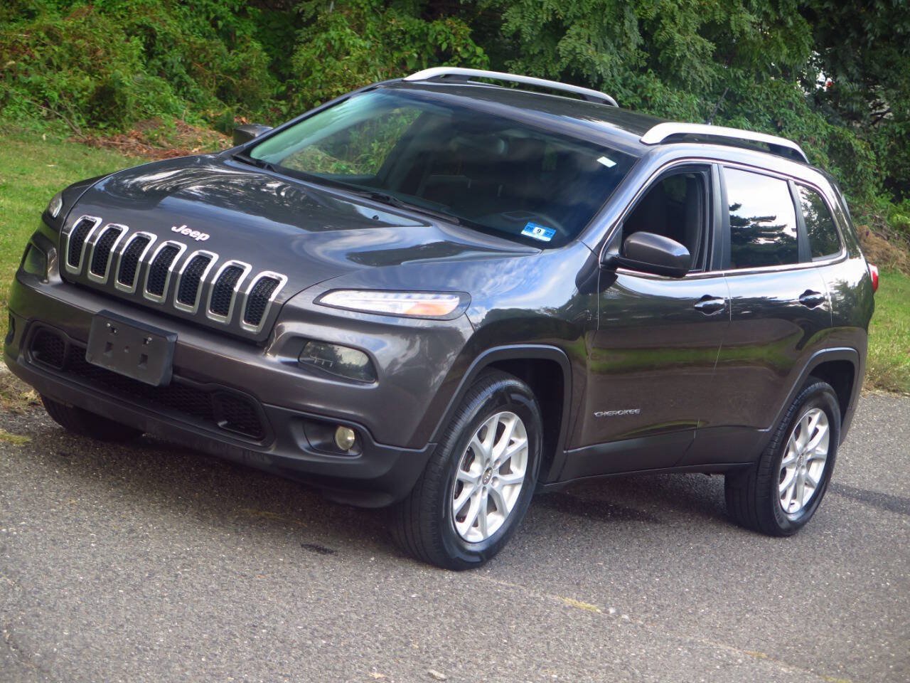 Used 2016 Jeep Cherokee Latitude AWD/4WD image 29