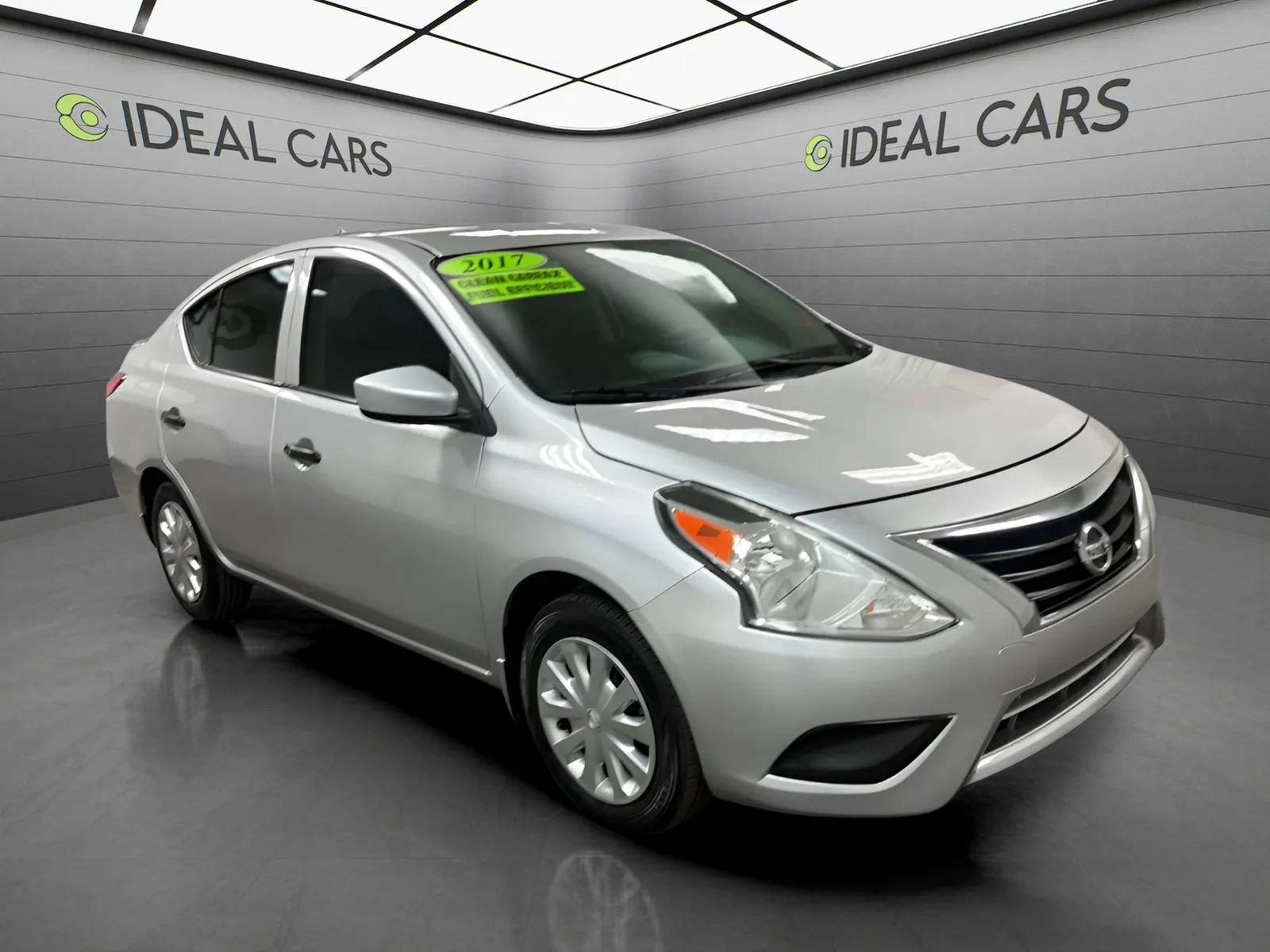 Used 2017 Nissan Versa S Plus FWD image 3