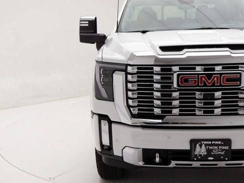 Used 2024 GMC Sierra 2500 Denali w/ Denali Reserve Package image 5