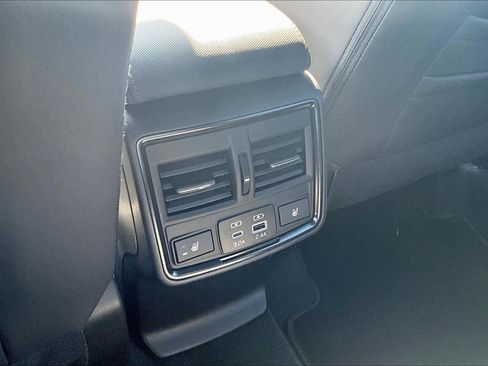 Used 2025 Subaru Forester Touring image 28