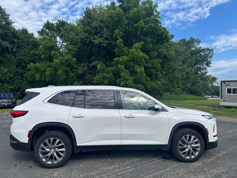 Used 2026 Buick Enclave Preferred AWD/4WD image 6