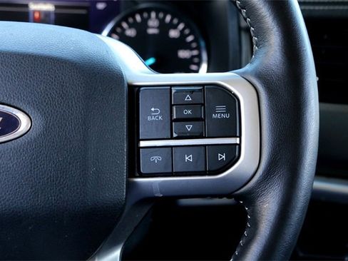 Used 2024 Ford Expedition Max XLT image 13