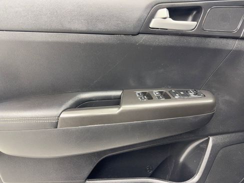 Used 2020 Kia Sportage LX image 36