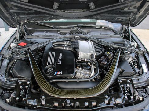 Used 2015 BMW M4 Convertible image 22