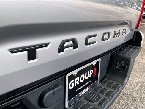Used 2018 Toyota Tacoma SR w/ SR Convenience Package RWD image 10