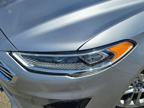 Used 2020 Ford Fusion SEL FWD image 23