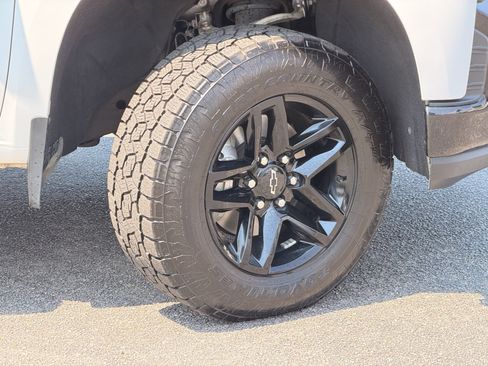 Used 2021 Chevrolet Silverado 1500 LT Trail Boss w/ Convenience Package II AWD/4WD image 5