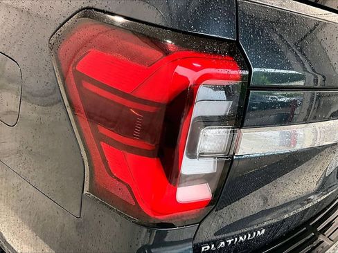 Used 2023 Ford Expedition Max Platinum AWD/4WD image 13