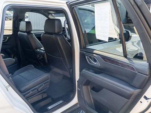 Used 2024 Chevrolet Tahoe Z71 AWD/4WD image 15