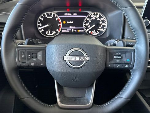Used 2025 Nissan Rogue SV FWD image 16