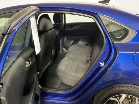 Used 2021 Kia Forte LXS FWD image 32