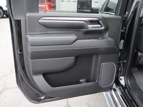Used 2024 Chevrolet Silverado 2500 LTZ AWD/4WD image 31