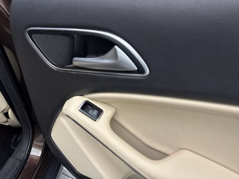 Used 2018 Mercedes-Benz GLA 250 image 41