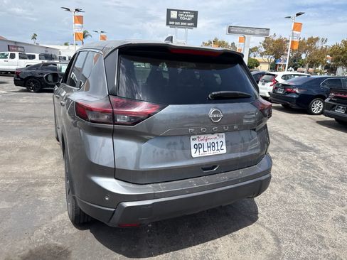 Used 2025 Nissan Rogue SV FWD image 17