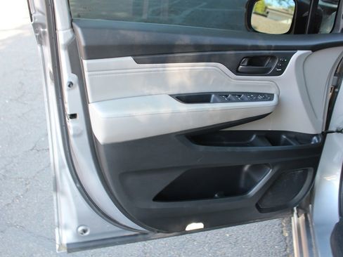 Used 2018 Honda Odyssey Touring image 11