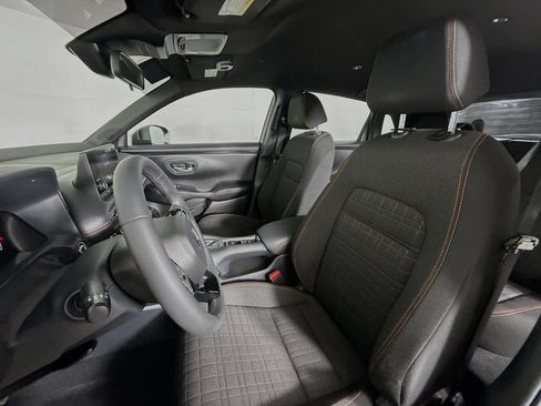 Used 2025 Honda HR-V Sport image 25