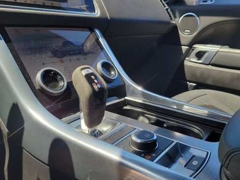 Used 2020 Land Rover Range Rover Sport HST image 28