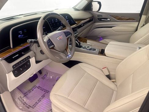 Used 2024 Cadillac Escalade ESV Sport Platinum w/ LPO, ONYX Package AWD/4WD image 9