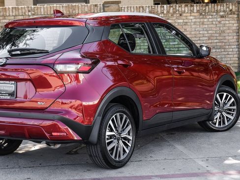 Used 2024 Nissan Kicks SV image 17