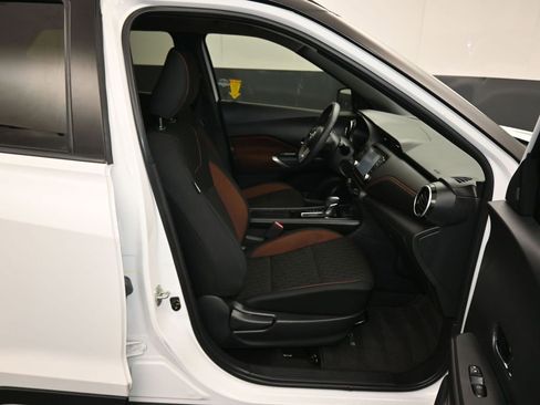 Used 2022 Nissan Kicks SR image 39