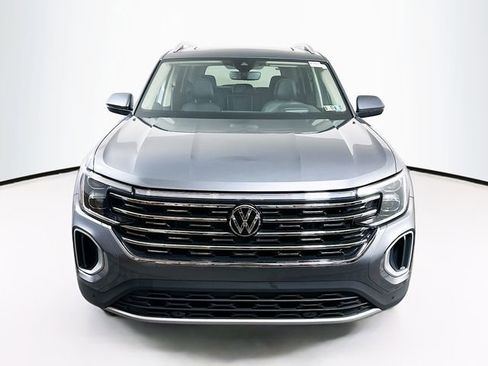 Used 2024 Volkswagen Atlas SEL AWD/4WD image 2