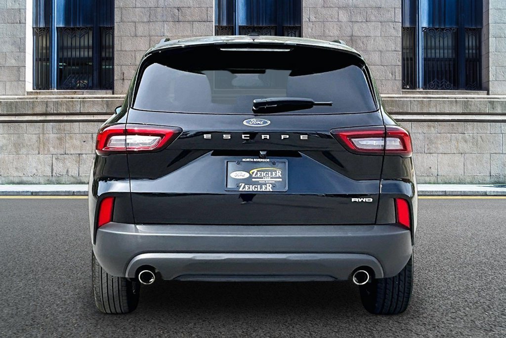 Certified 2025 Ford Escape ST-Line AWD/4WD image 4