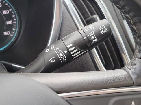 Used 2021 Chevrolet Equinox LT image 16