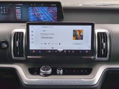 Used 2025 Ford Expedition Max Platinum image 19