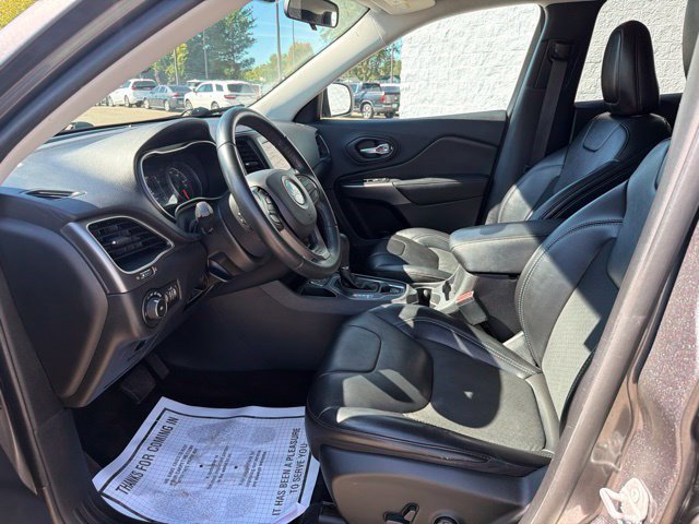 Used 2019 Jeep Cherokee Latitude Plus FWD image 13