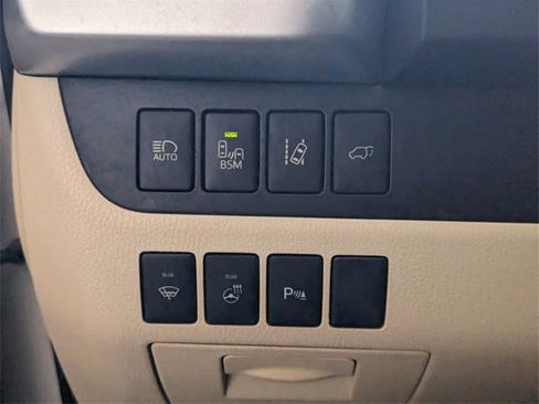 Used 2015 Toyota Highlander Limited image 29