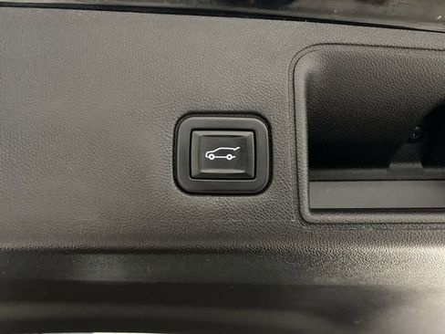 Used 2021 GMC Terrain SLT w/ Infotainment Package II image 13