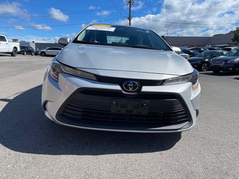 Used 2024 Toyota Corolla LE FWD image 5