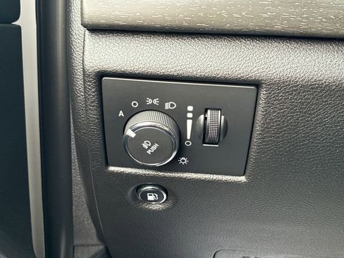 Used 2015 Jeep Grand Cherokee Altitude AWD/4WD image 30