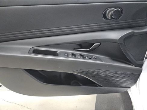 Certified 2025 Hyundai Elantra Sport image 7