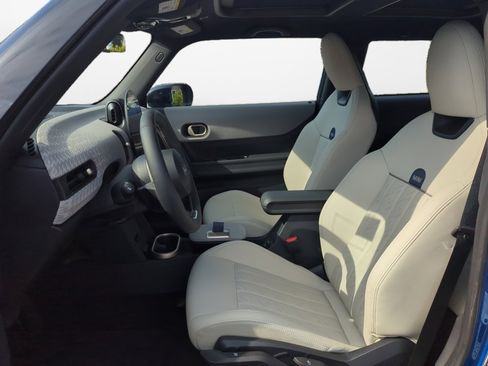 Certified 2025 MINI Cooper S image 9