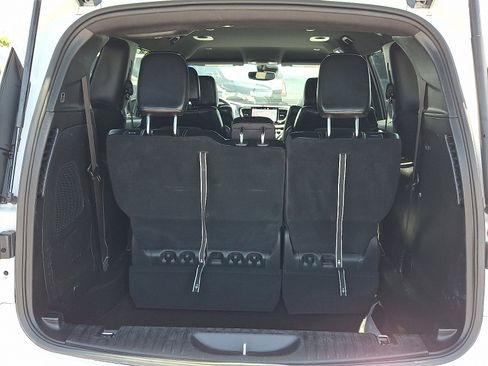 Certified 2023 Chrysler Pacifica Touring-L w/ Uconnect Theater Family Group AWD/4WD image 29