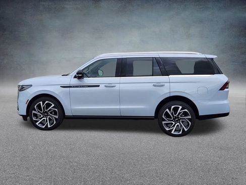 New 2026 Lincoln Navigator Black Label AWD/4WD image 4
