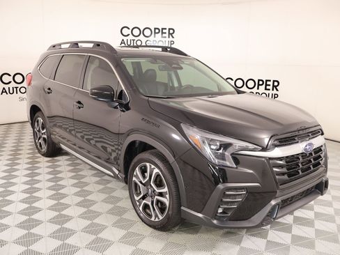 Used 2025 Subaru Ascent Limited image 1