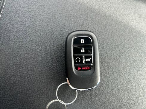 Used 2023 Honda Pilot Elite image 32